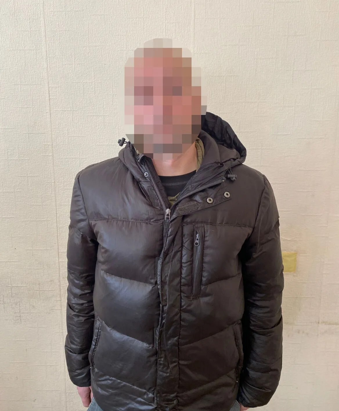 У Києві затримали підозрюваного у запусках феєрверків на Оболоні. Фото dqxikeidqxidqrant