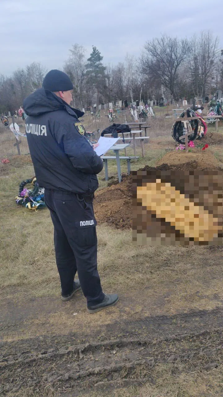 В Харьковской области эксгумировали тело шестилетнего мальчика, погибшего от российских обстрелов dqxikeidqxidqrant