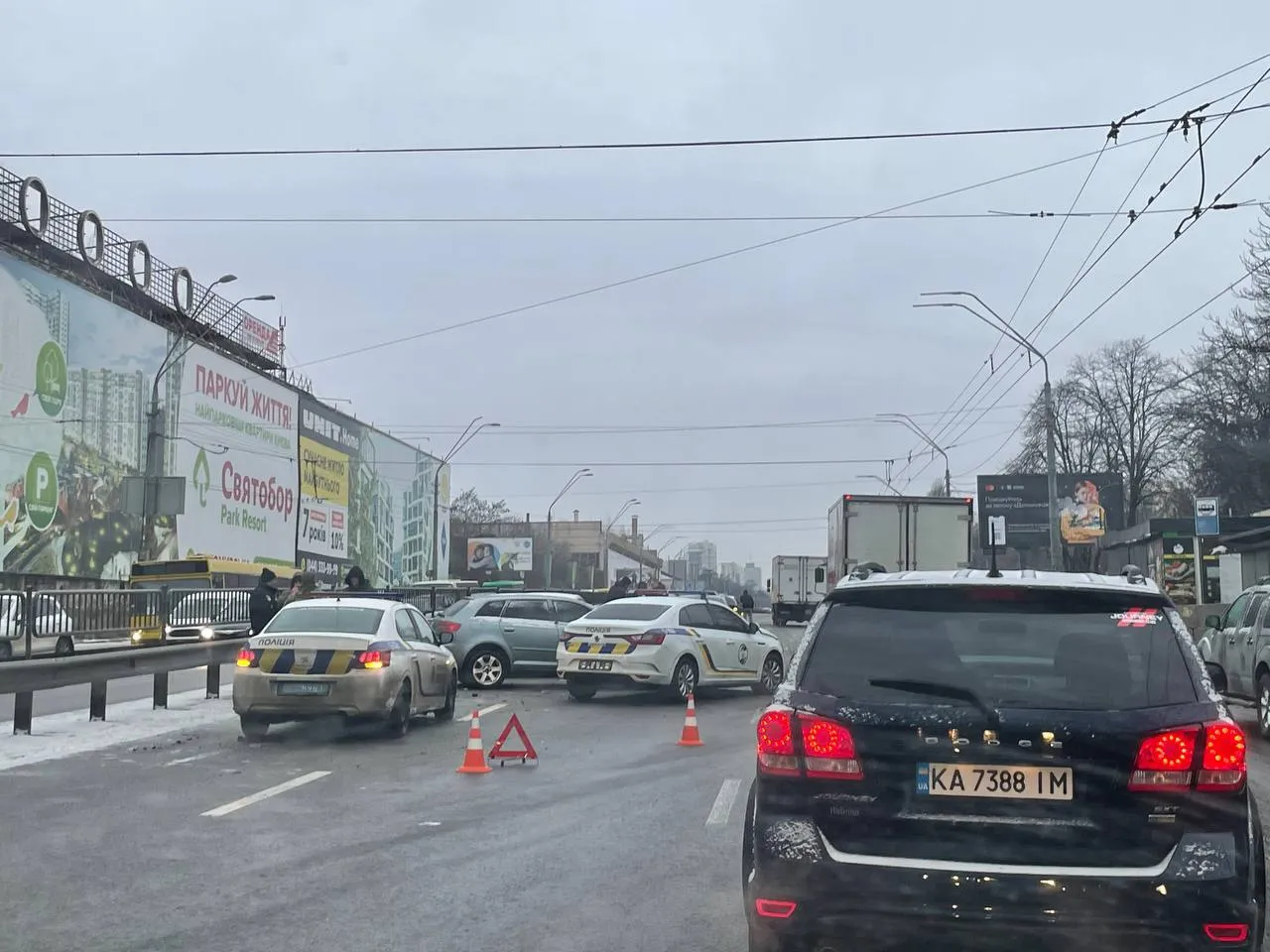 В Киеве с утра из-за гололеда произошло более 30 ДТП: есть пострадавшие. Фото и видео dqxikeidqxidqrant