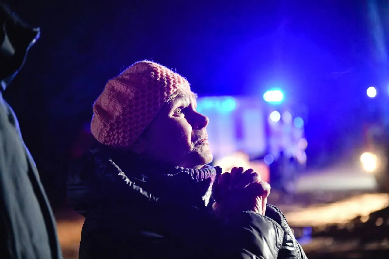 Доля 26 осіб під завалами залишається невідомою dqxikeidqxidqrant