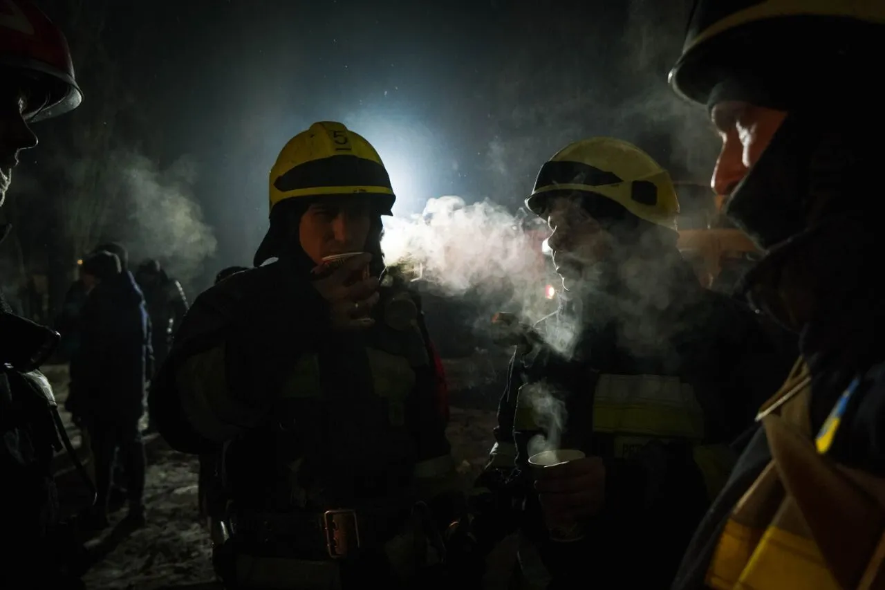 Рятувальник на місці НП