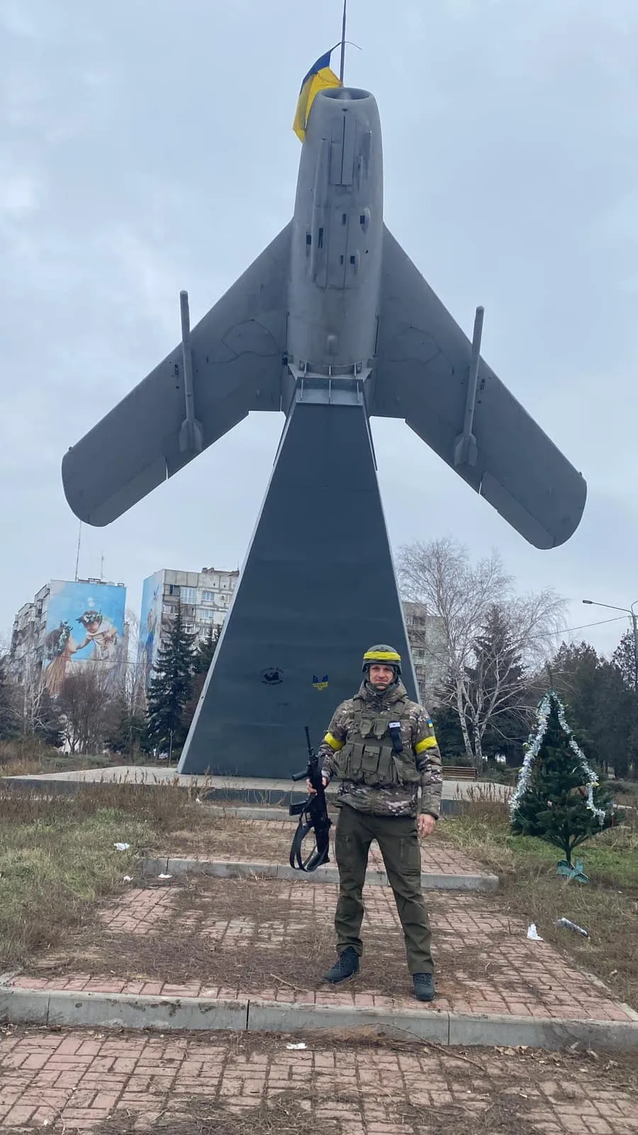 Головний тренер збірної України з футболу воює з окупантами у Бахмуті dqxikeidqxidqeant