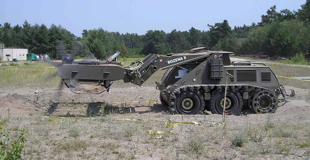 ЗСУ отримали Bozena-5: як допомагають словацькі машини розмінування dqxikeidqxidqrant