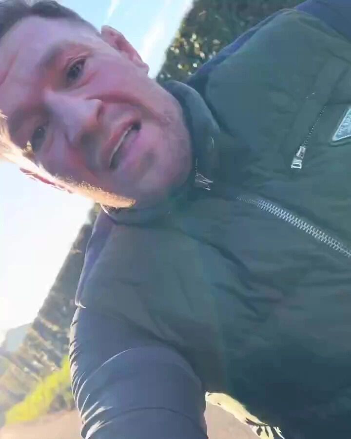 Конора МакГрегора, який захоплювався Путіним, збила машину під час тренування. Відео