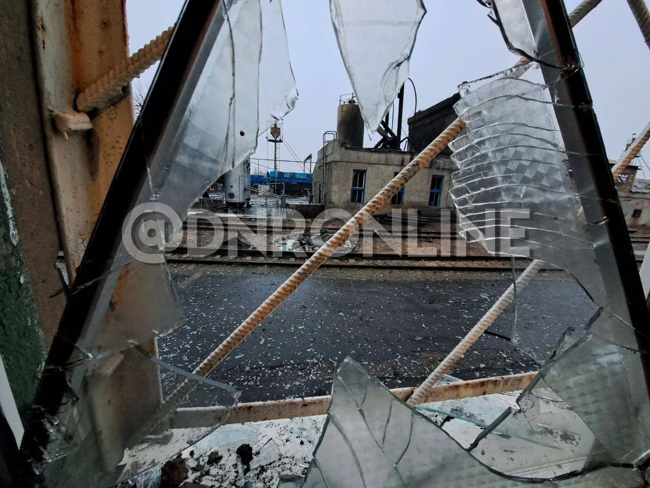 Добре дісталося! У мережі показали наслідки нічної ’’бавовни’’ в окупованому Іловайську