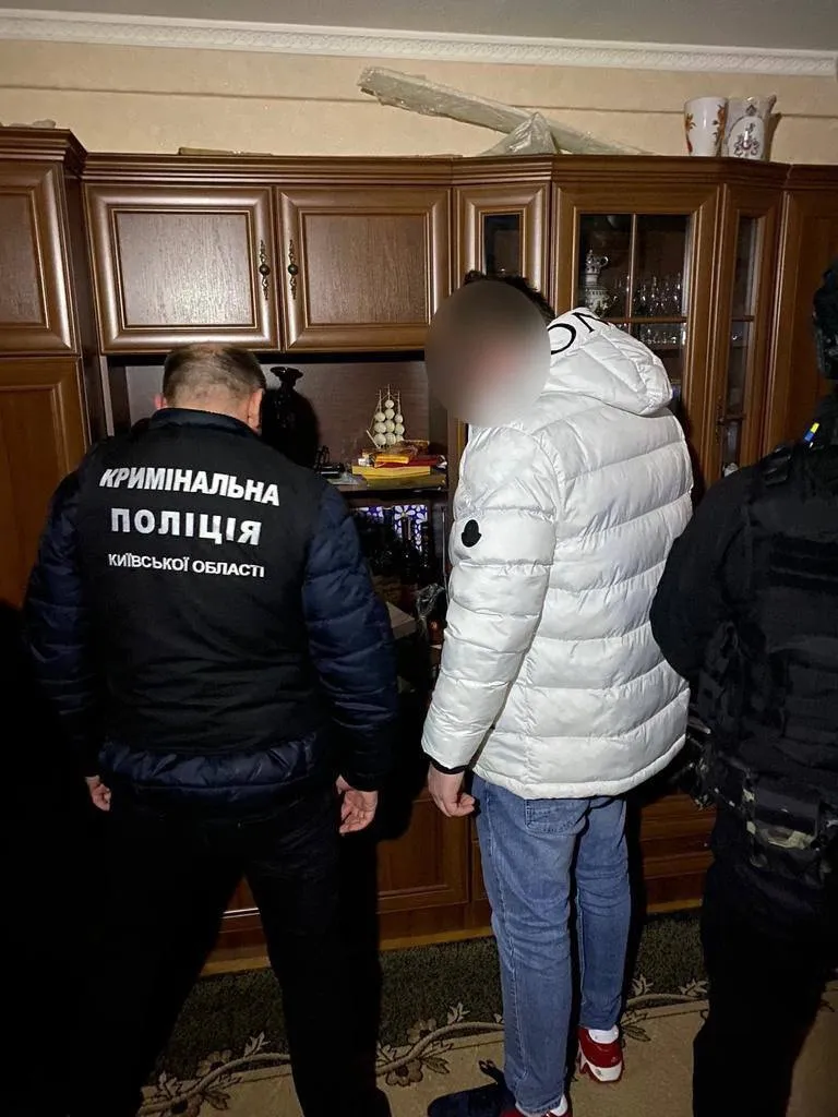 Мешканець Києва переправляв призовників через кордон під виглядом волонтерів. Фото dqxikeidqxidqrant