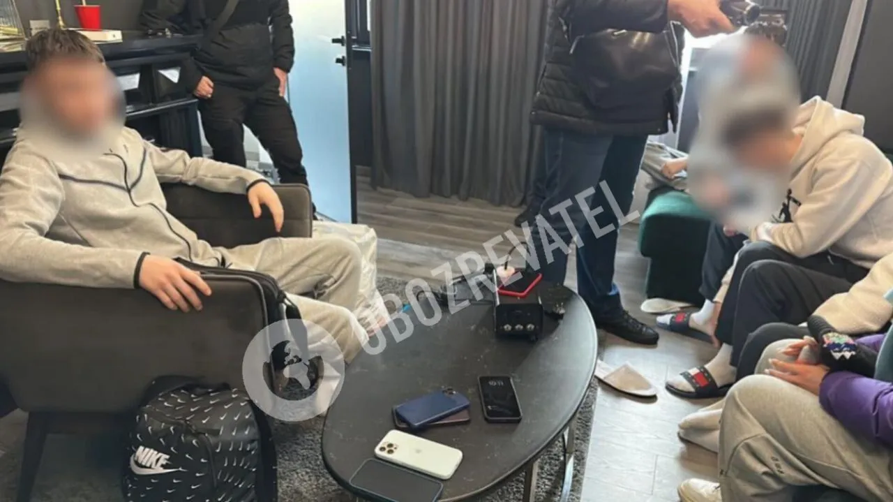 Правоохоронці прийшли з обшуками до організаторів скандальних п’яних вечірок. Фото