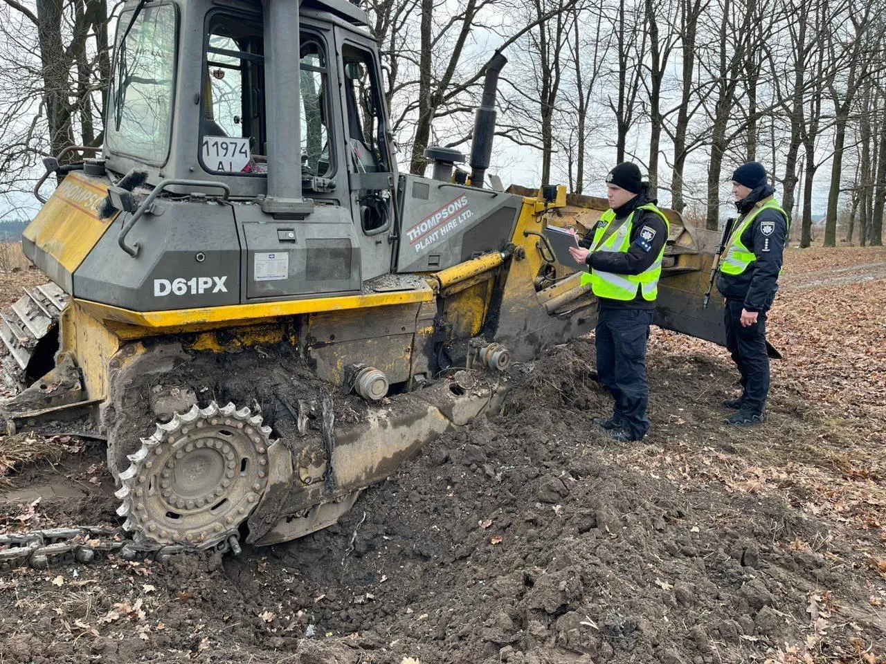 На Київщині під час польових робіт на протитанковій міні підірвався трактор. Фото dqxikeidqxidqrant