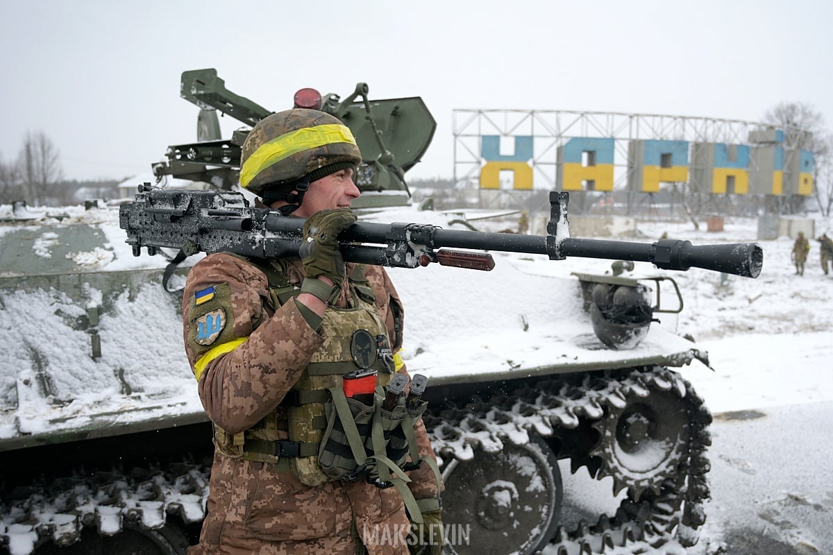 Українські захисники на околиці Харкова, лютий 2022. Фото Макса Левіна