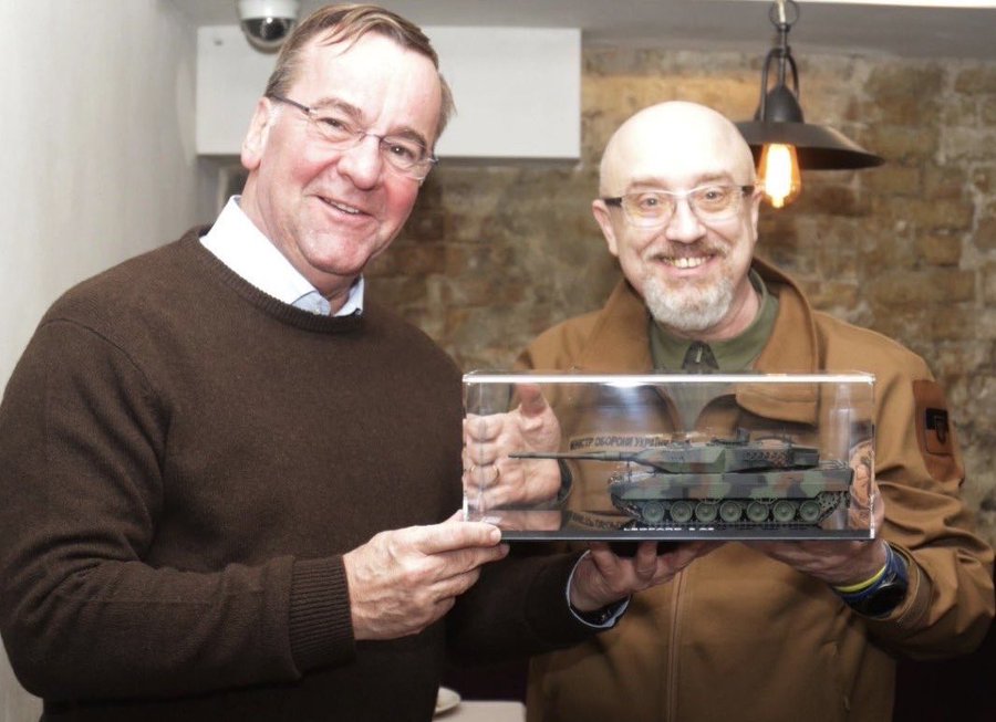 Министр обороны Германии прибыл с визитом в Киев dqxikeidqxidqrant