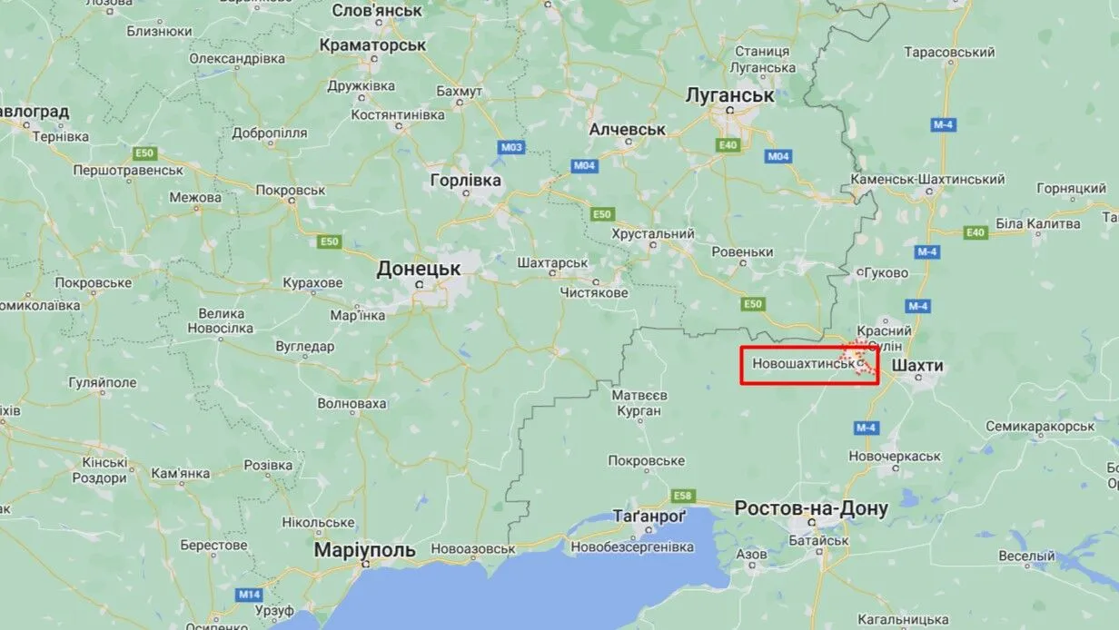 У Росії спалахнула потужна пожежа на території нафтопереробного заводу, валить дим. Відео