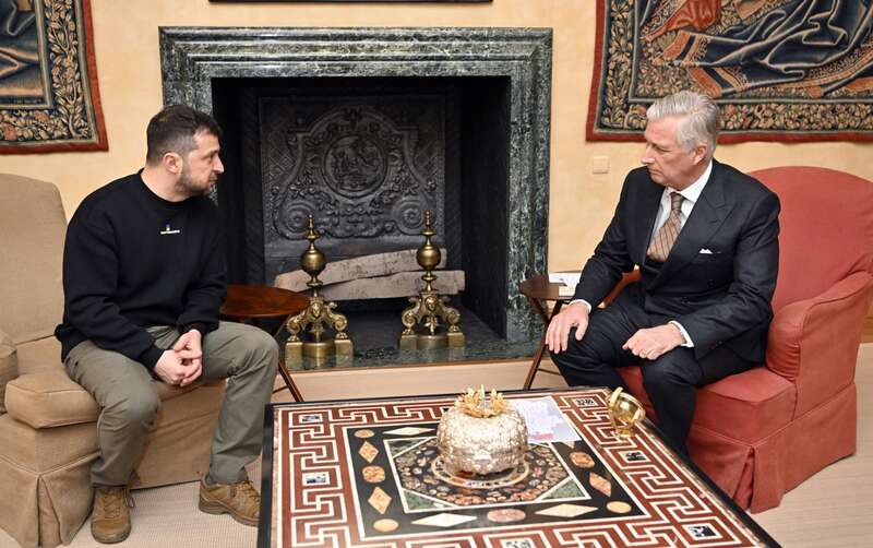 Зеленський зустрівся з королем Бельгії та передав йому фрагмент російського штурмовика dqxikeidqxidqrant