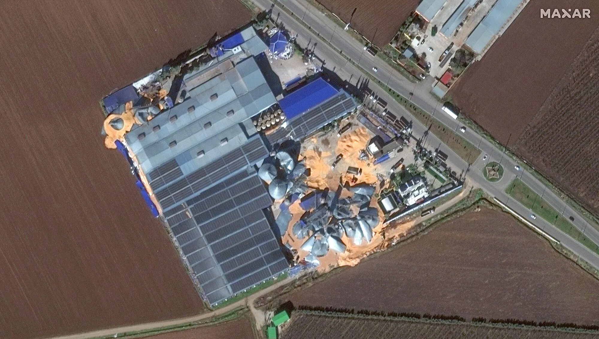 Землетрус зруйнував зерносховища у місті Кіріхан.