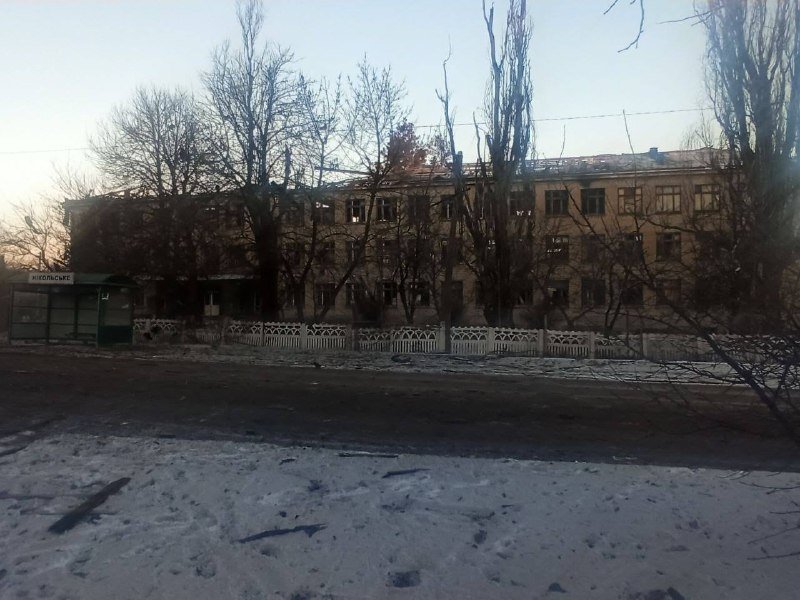 Вибухи, прильоти, обстріл, Микільське, школа №3, казарма, бавовна