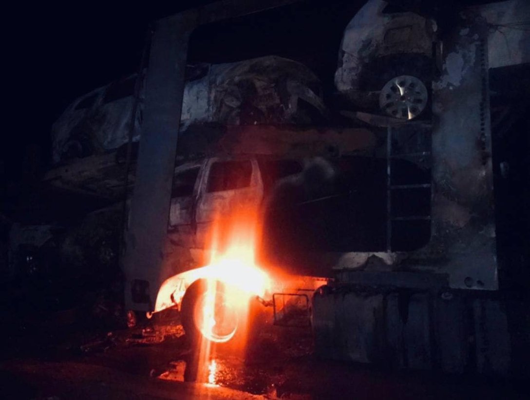 згорілі кросовери Рено дастер, згоріло авто, згоріли авто, Renault Duster, кросовери Renault, пожежа в авто