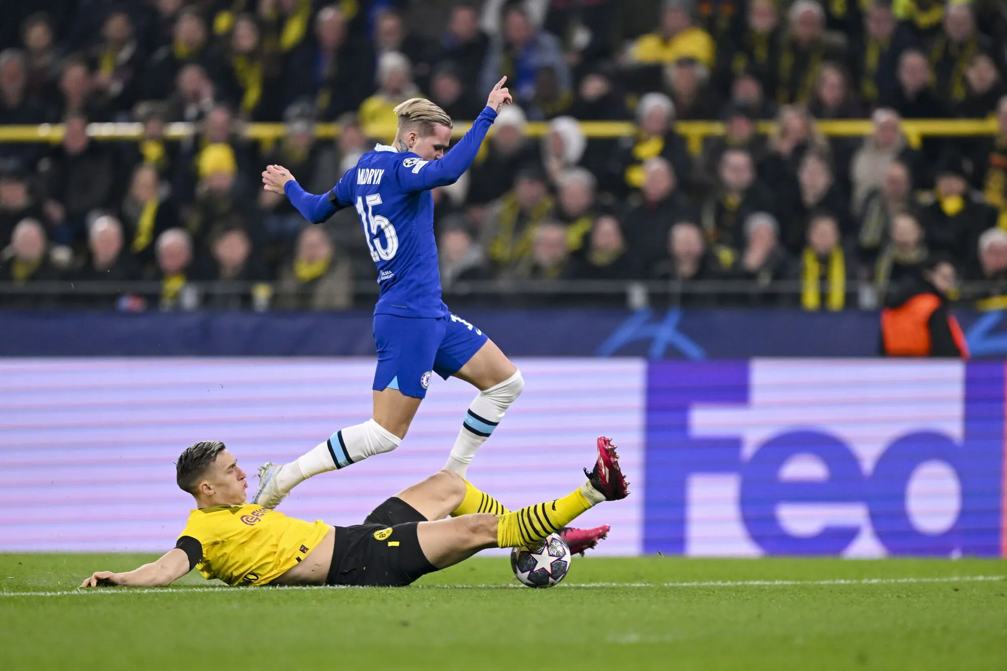 Мудрик психанув після провального матчу "Челсі", влаштувавши підставу вболівальникам