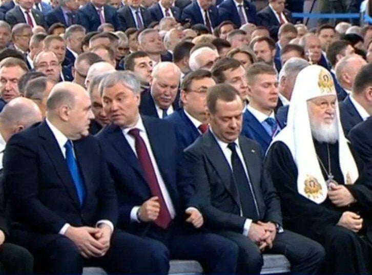 Медведєв та інші чиновники РФ заснули під час виступу Путіна dqxikeidqxidqeant