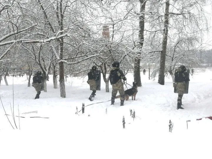 Лукашенко к чему-то готовится? В Белоруссии школьников учили разгонять акции протеста. Фото dqxikeidqxidqrant