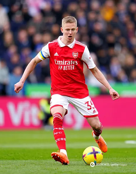 С желто-синей повязкой. ’’Арсенал’’ сделал Зинченко капитаном, чтобы поддержать Украину. Фотофакт