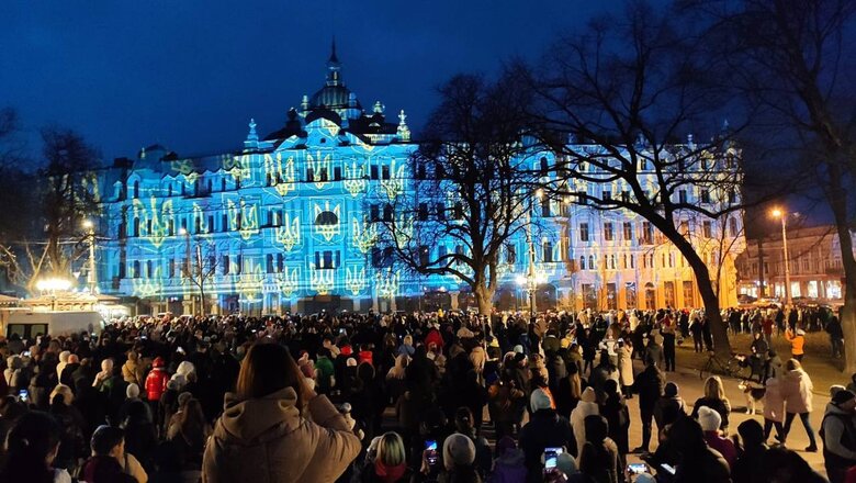 Художник из Швейцарии Хофштеттер подсветил здания в Одессе 04