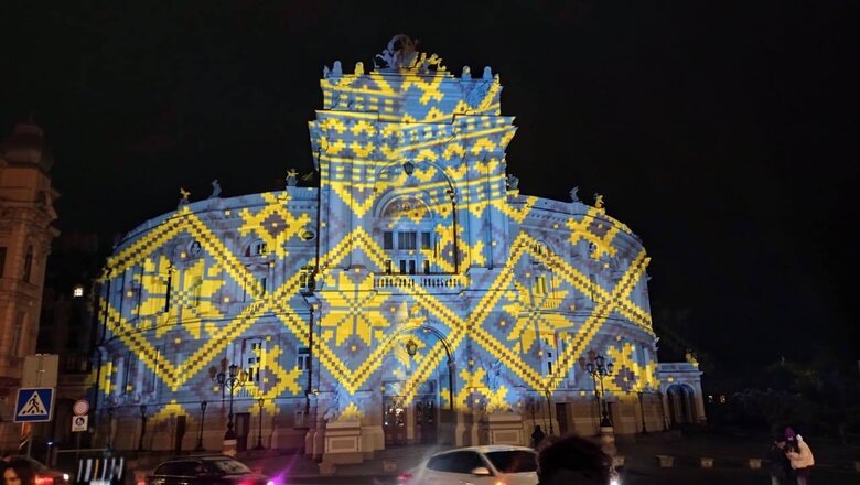 Митець зі Швейцарії Хофштеттер підсвітив будівлі в Одесі 02