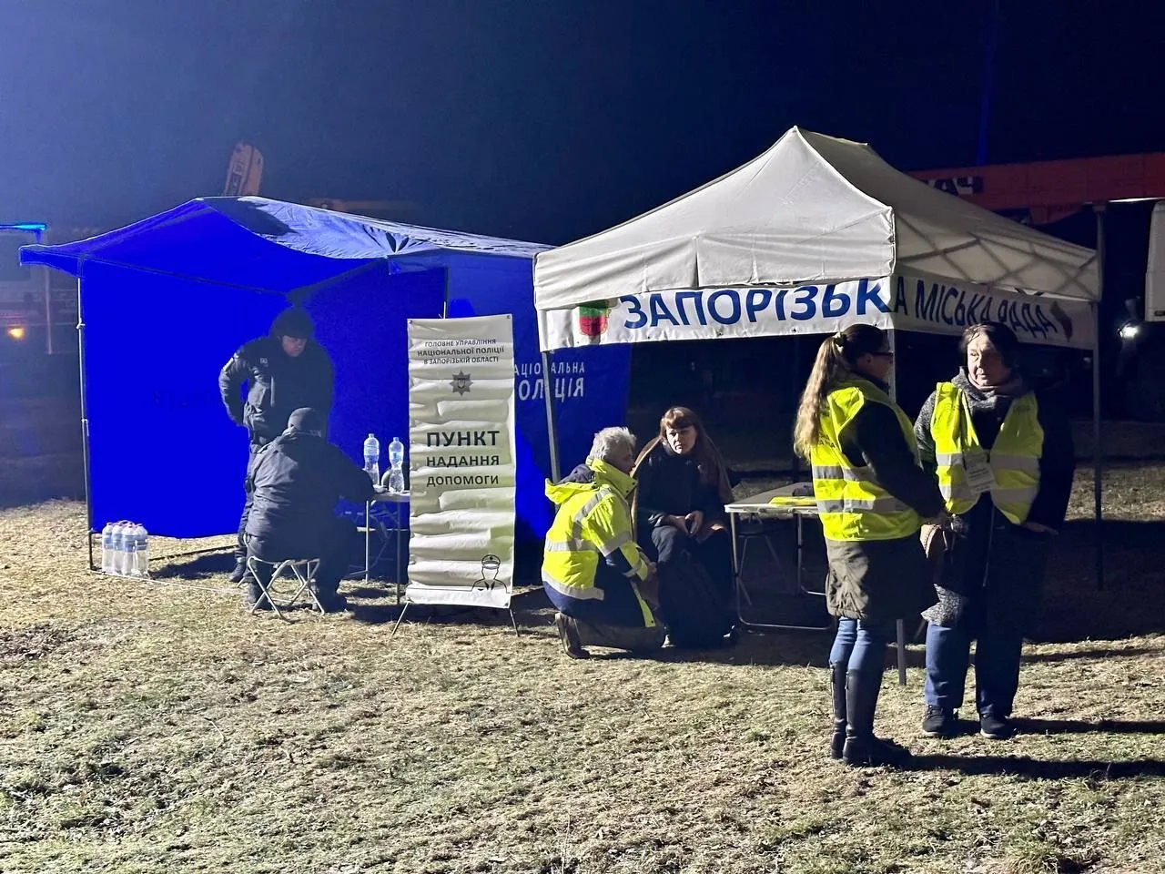 Війська РФ вдарили по Запоріжжі: зруйновано багатоповерхівку, є загиблі. Фото і відео