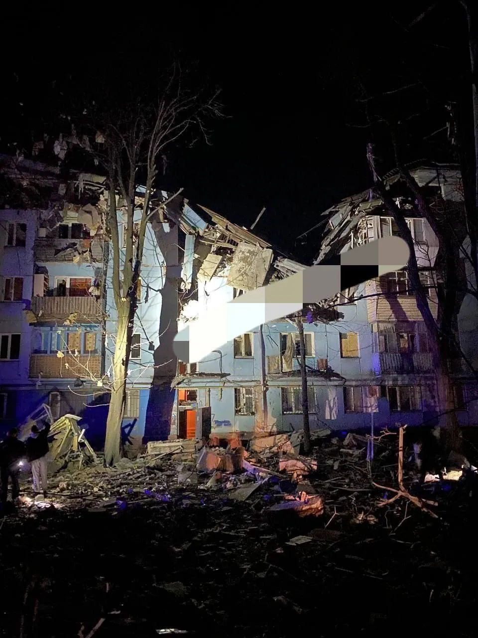 Войска РФ ударили по Запорожью: разрушена многоэтажка, есть погибшие. Фото и видео