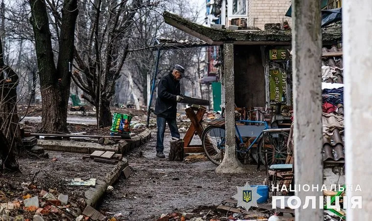 Дехто навіть ховається від евакуації: стало відомо, скільки людей залишаються в Бахмуті, за який ідуть важкі бої. dqxikeidqxidqrant