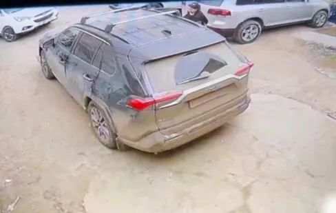 У Криму жінка включила на всю гучність пісню ”Чорнобаївка”: для неї вимагають покарання. Відео dqxikeidqxidqeant