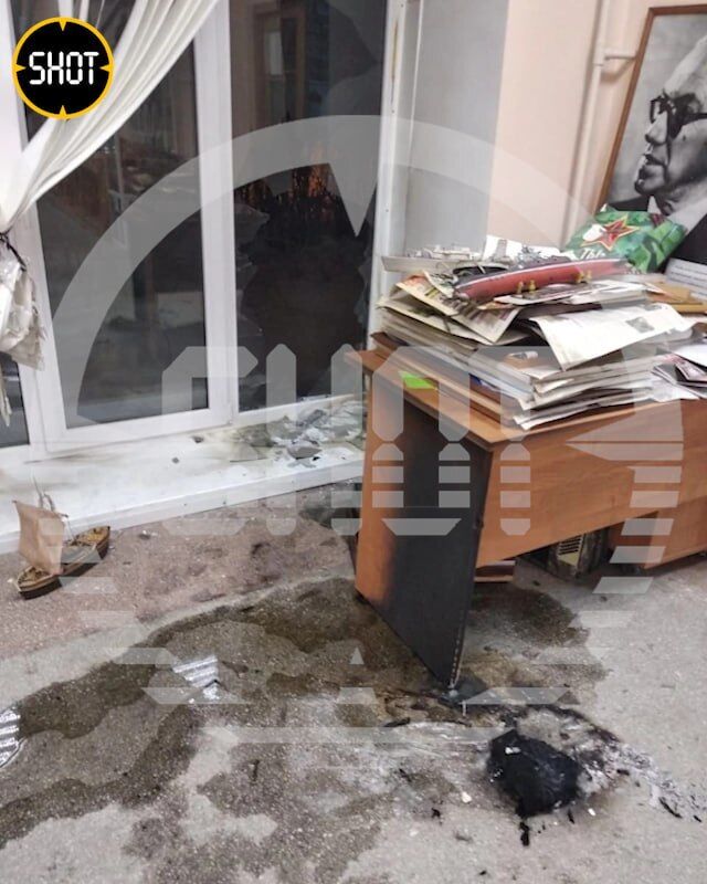 У Новосибі підпалили будівлю, де для російських військових збирали гумдопомогу dqxikeidqxidqeant