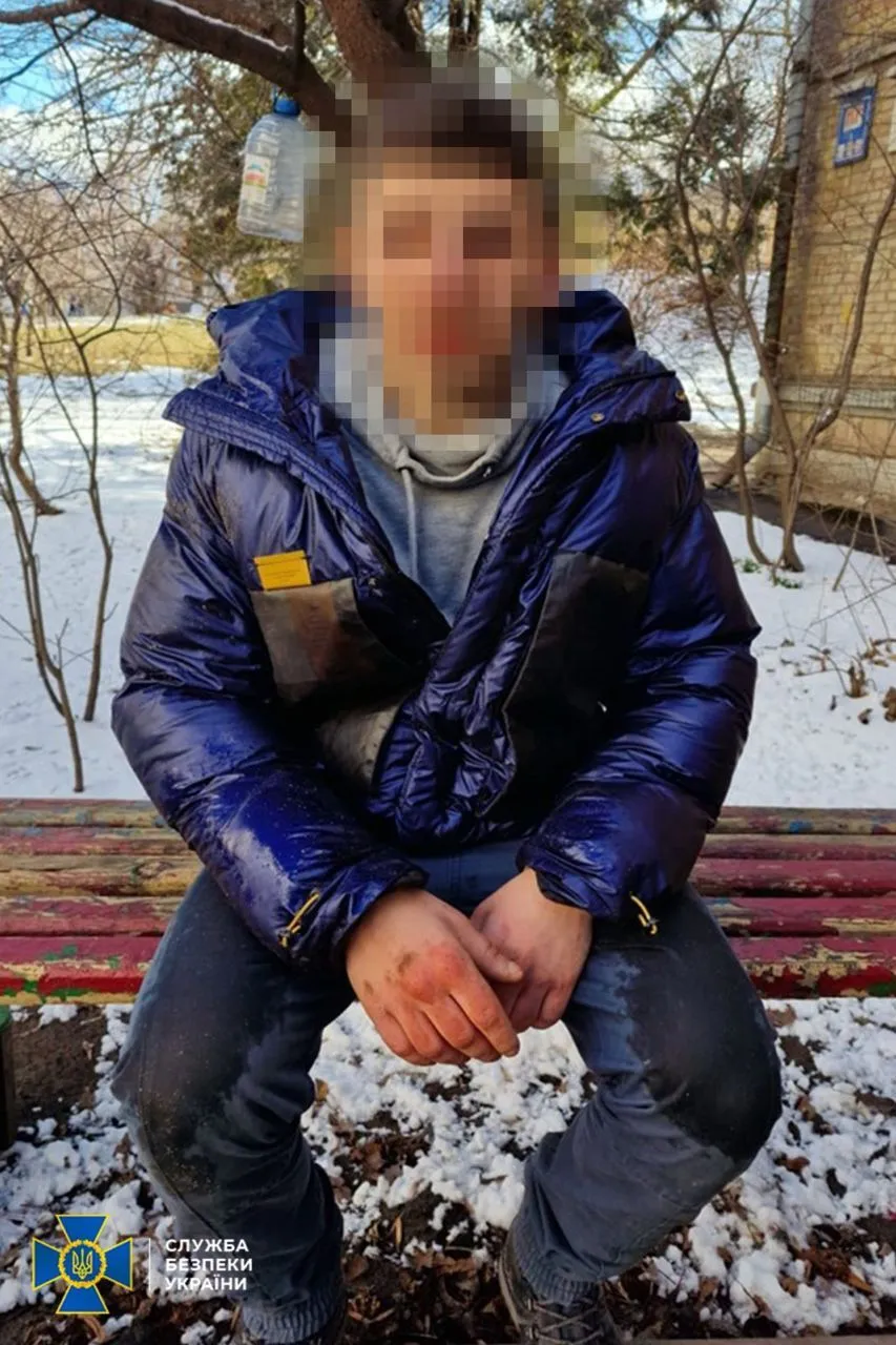 СБУ викрила російських агентів, які шпигунили за керівництвом військкоматів Києва. Фото dqxikeidqxidqeant