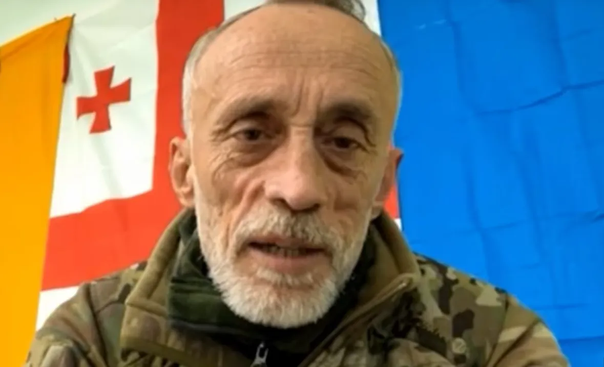 В Грузии полицейские задержали добровольца, воевавшего за Украину в рядах ВСУ. Фото dqxikeidqxidqeant