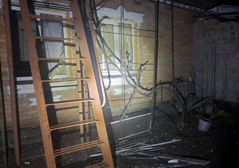 Вночі росіяни вдарили по Нікопольщині ракетами й важкою артилерією, пошкоджено енергетичний об’єкт, будинки, підприємства та ЛЕП 02