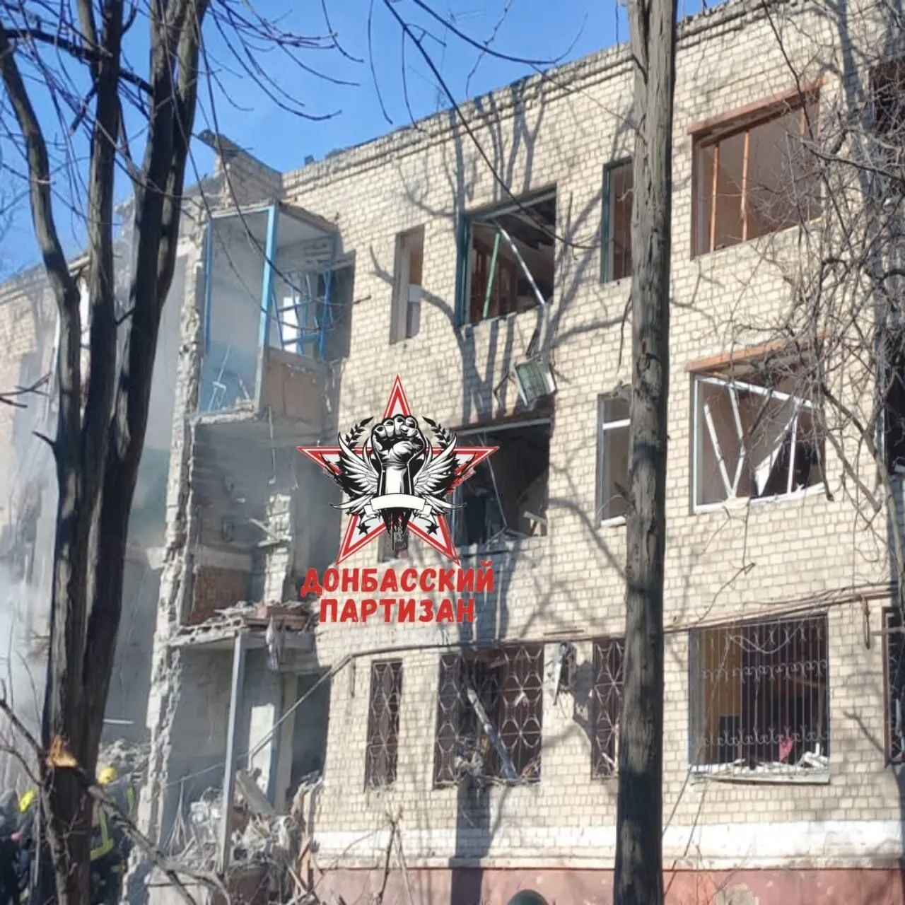 Оккупанты нанесли ракетный удар по центру Краматорска: повреждены дома, есть раненые. Фото и видео