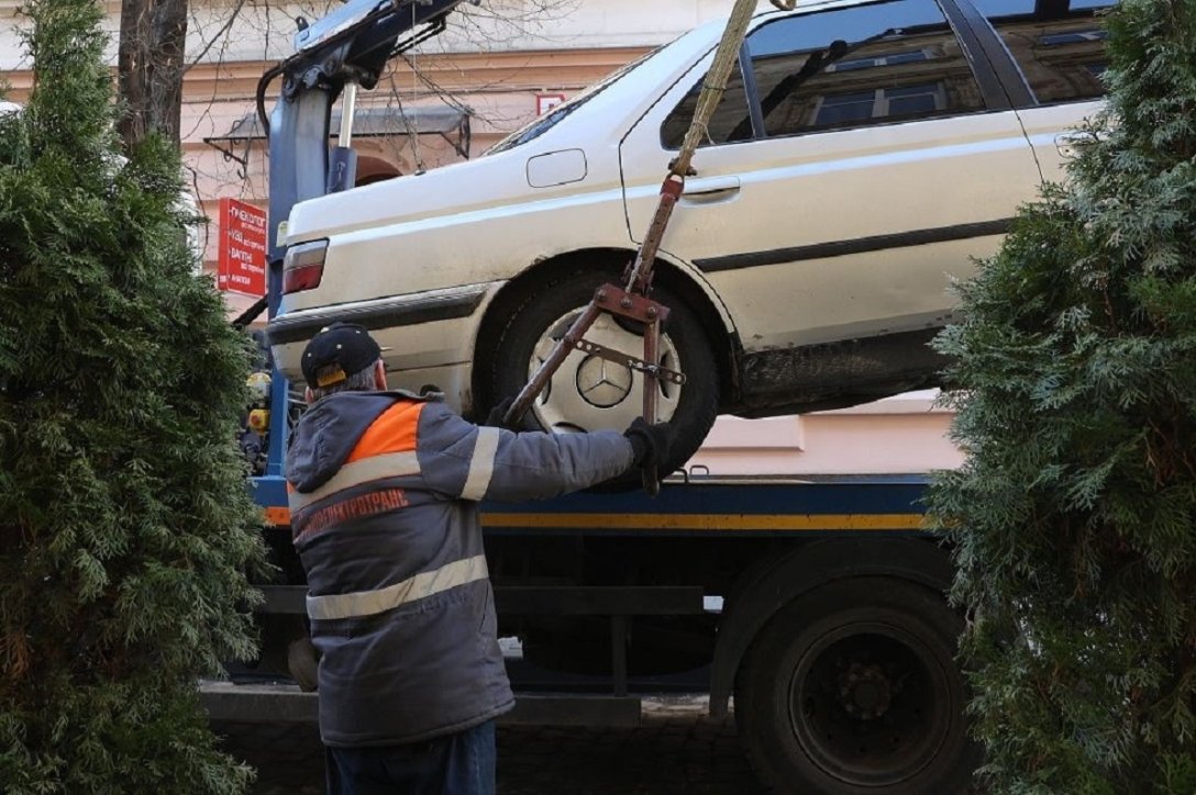 У Львові конфіскували автомобіль Peugeot dqxikeidqxidqeant