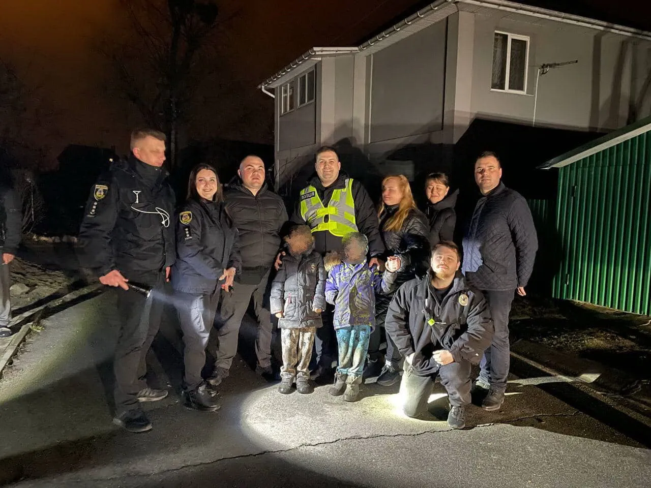 На Київщині вночі шукали двох 7-річних близнюків, що пішли з дому. Фото