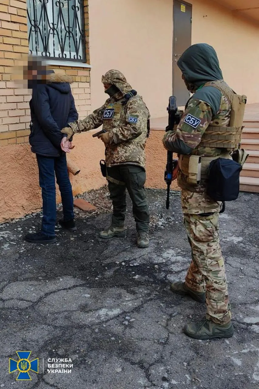 СБУ задержала корректировщика ракетного удара по школе в Краматорске: приспешником захватчиков оказался работник завода. Фото dqxikeidqxidqeant