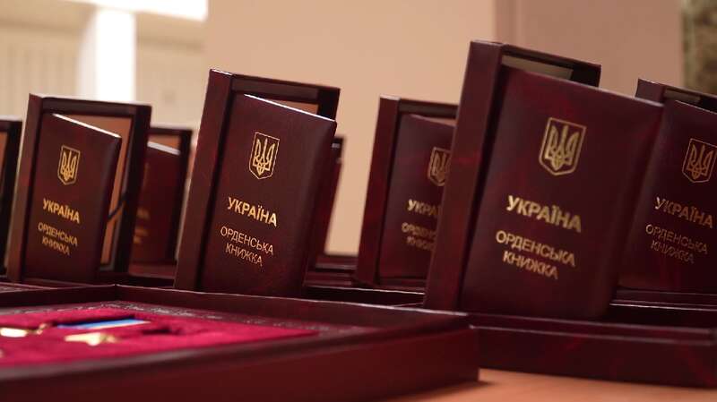 ’’Б’ються з ворогом у найгарячіших точках’’: Зеленський вручив нагороди працівникам СБУ. Фото і відео dqxikeidqxidqrant