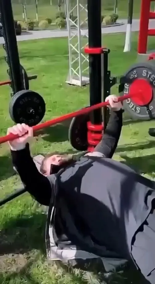 Кадыров похвастал хорошей физической формой и вызвал насмешки в сети. Фото и видео