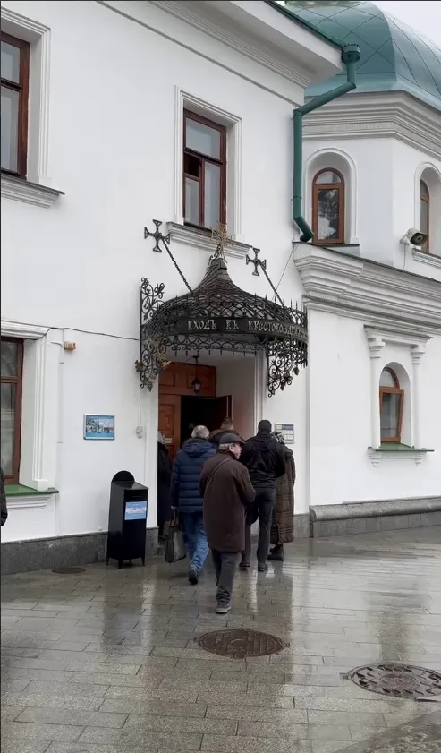 Вопреки расторжению договора: Онуфрий возглавил воскресную службу в Киево-Печерской лавре. Видео dqxikeidqxidqrant