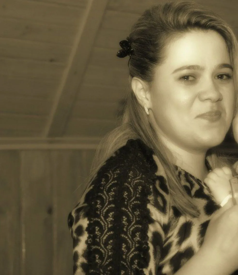 У РФ видали, що статуетку з вибухівкою Татарському вручила українка: є нестиковки