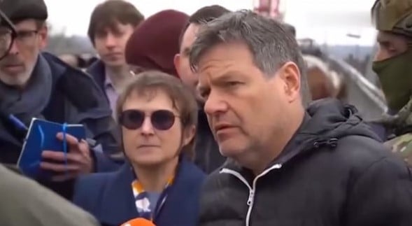 В Германии внезапно заявили, что им очень стыдно перед Украиной В Германии внезапно заявили, что им очень стыдно перед Украиной dqxikeidqxiqrkant