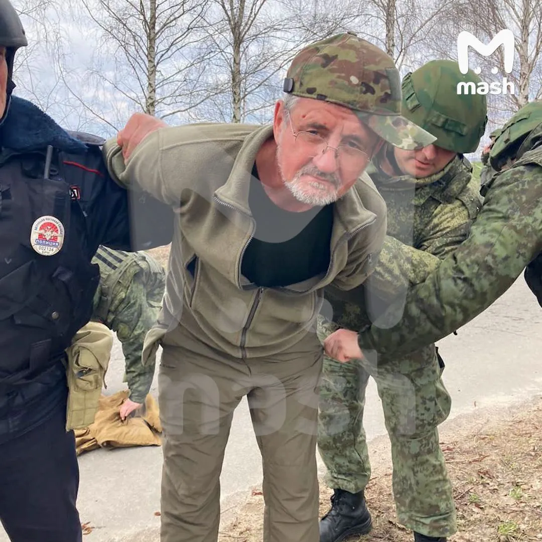 У Росії затримали ’’пілота українського літака’’: за легендою ФСБ, перевіряв засоби ППО. Фото і відео dqxikeidqxidqrant