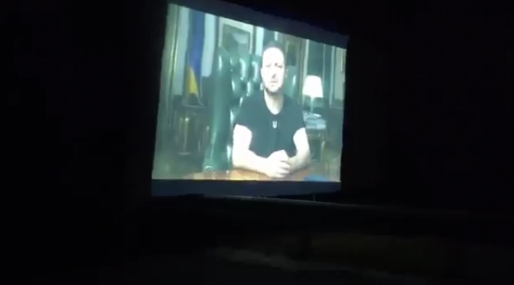 На Житомирщині українські прикордонники показали білорусам відео з правдою про війну