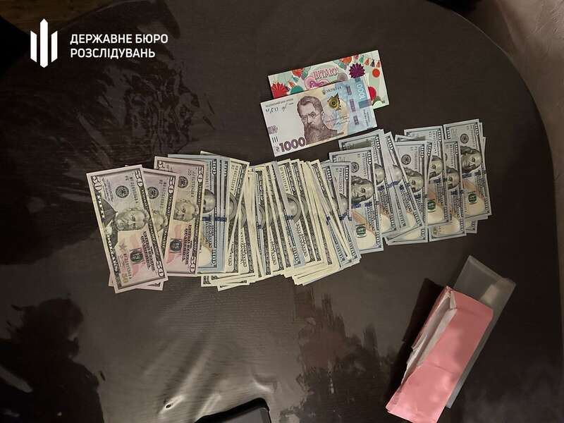 Заставлял отдавать боевые доплаты: на Одесщине разоблачили чиновника, который отбирал средства у подчиненных военных. Фото