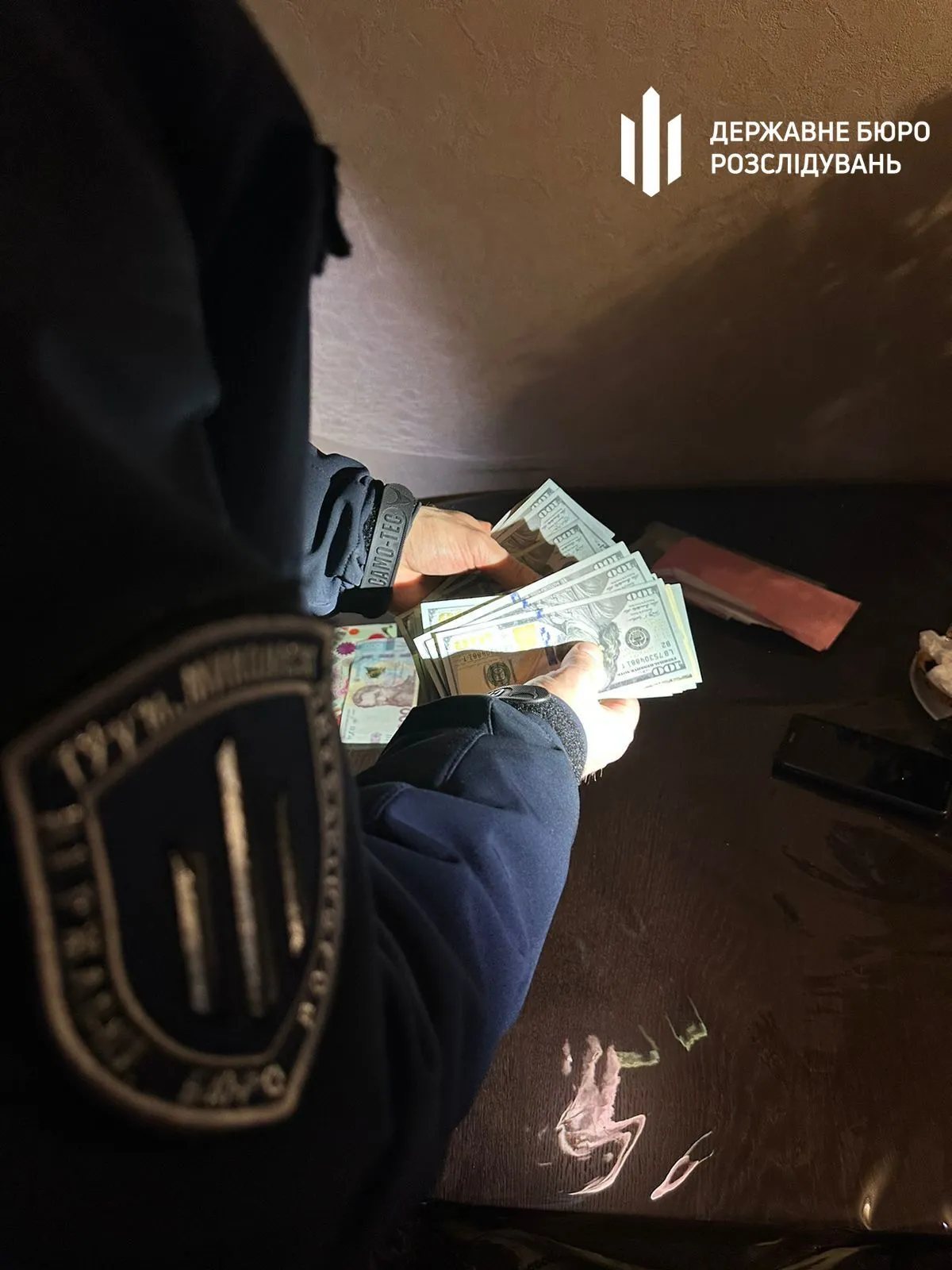 Примушував віддавати бойові доплати: на Одещині викрили чиновника, котрий відбирав кошти у підлеглих військових. Фото