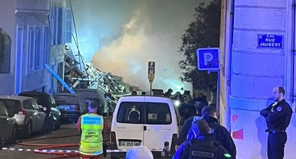 У французькому Марселі обвалився житловий будинок: перші фото та відео dqxikeidqxiqzuant