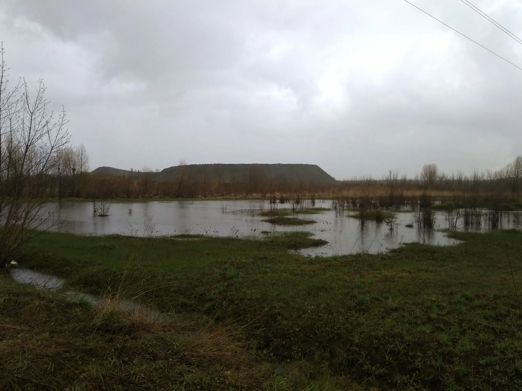 Затоплені поля навколо кар’єрів