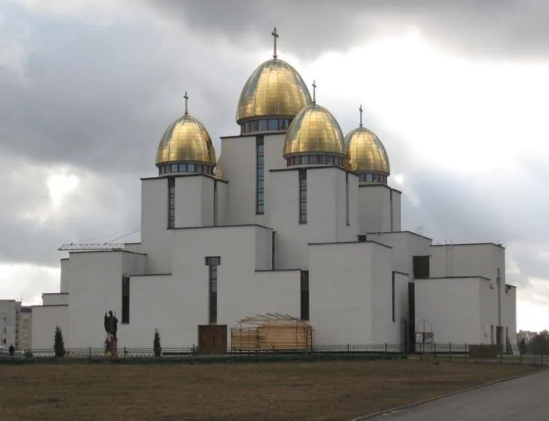 У Львові у Страсну п’ятницю підпалили церкву Різдва Пресвятої Богородиці УГКЦ. Фото dqxikeidqxidqrant