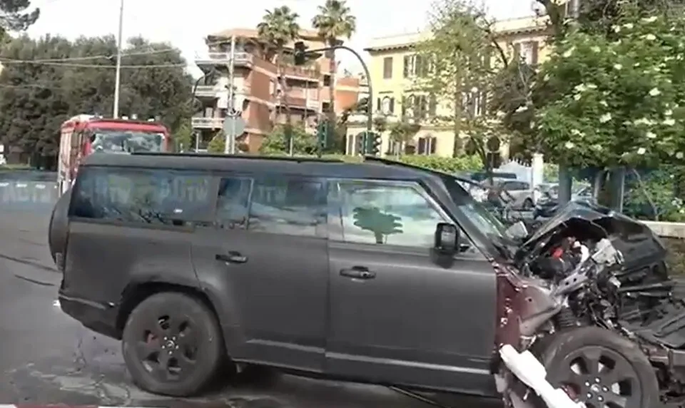 Капітан "Лаціо" потрапив у серйозну ДТП, пошкодивши хребет та отримавши складний перелом ребра. Відео